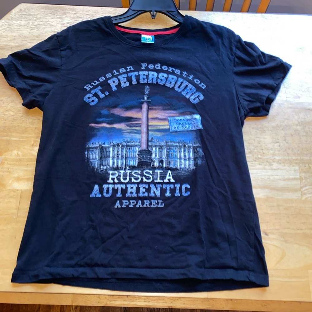 Saint Petersburg RU t-shirt size M in good condition